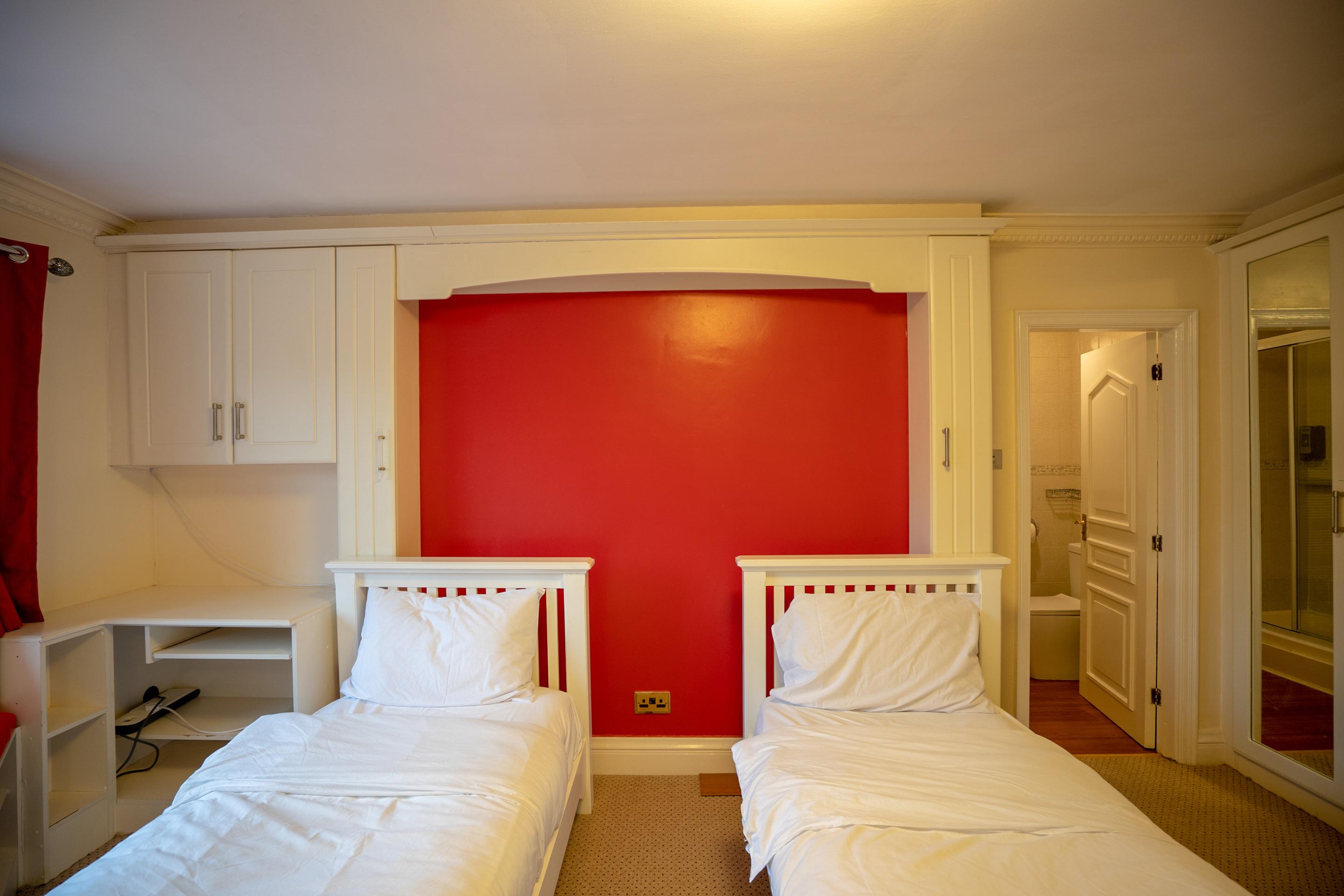 Oyo Oakcroft Guest House Manchester Airport Ringway Екстериор снимка