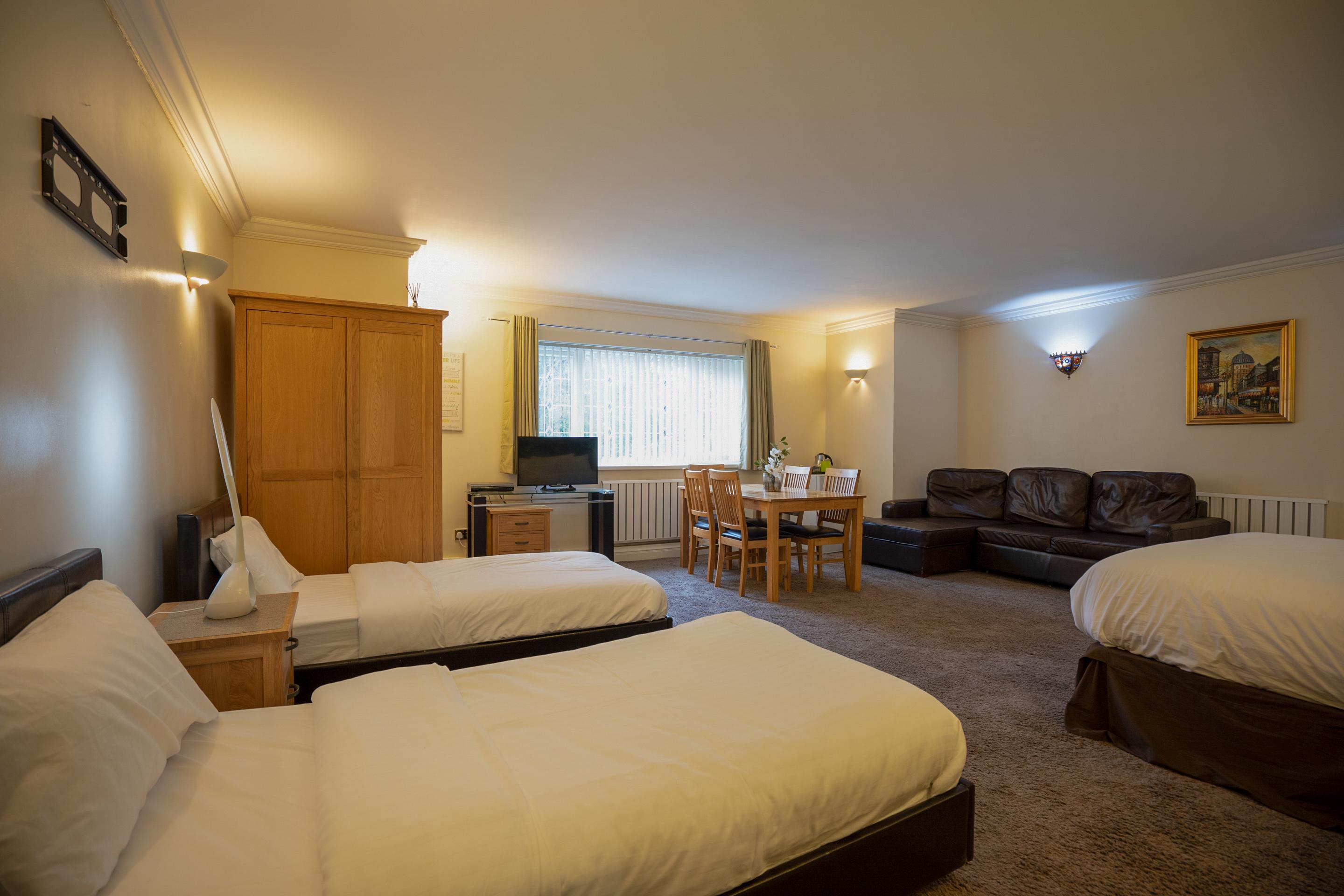 Oyo Oakcroft Guest House Manchester Airport Ringway Екстериор снимка