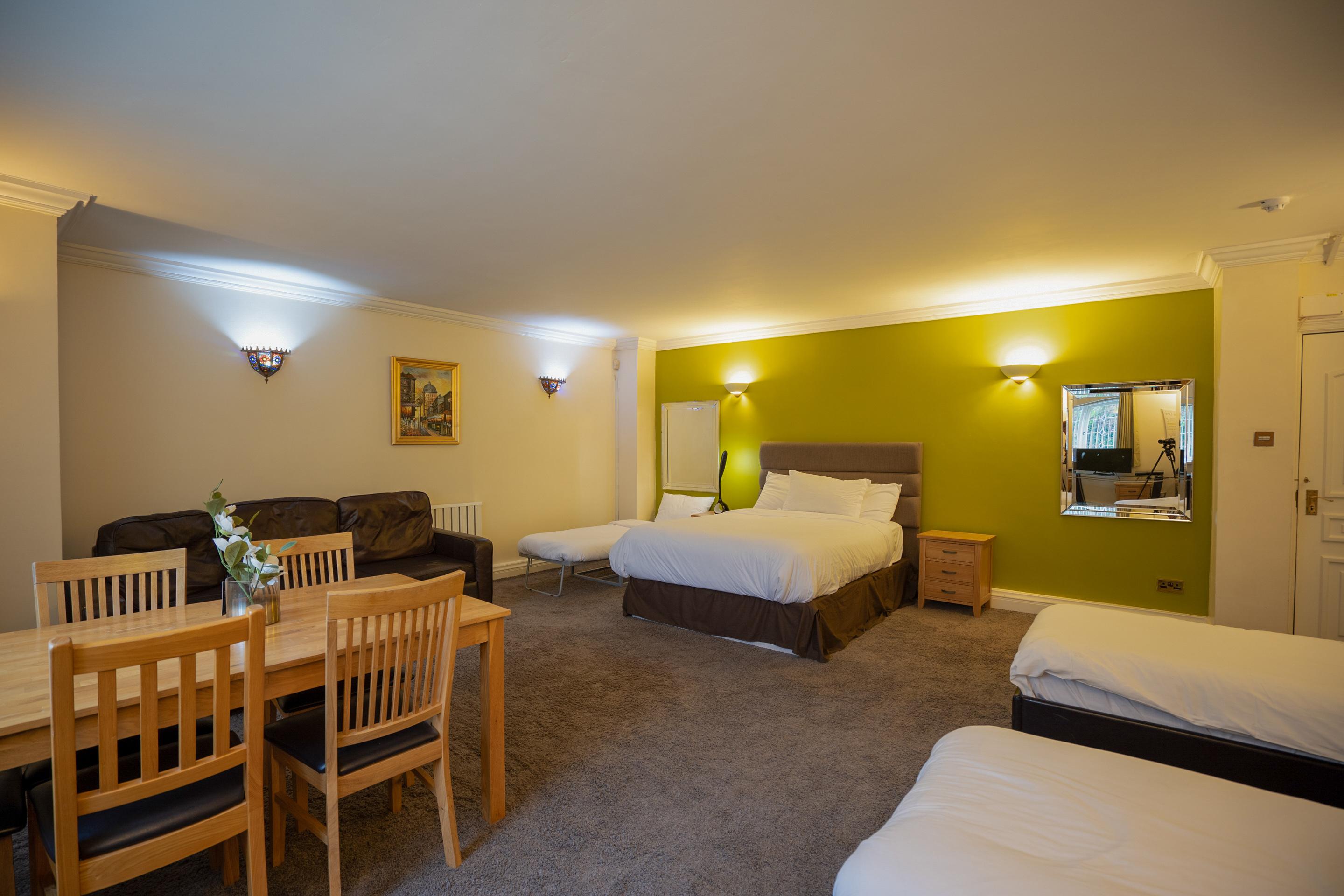 Oyo Oakcroft Guest House Manchester Airport Ringway Екстериор снимка