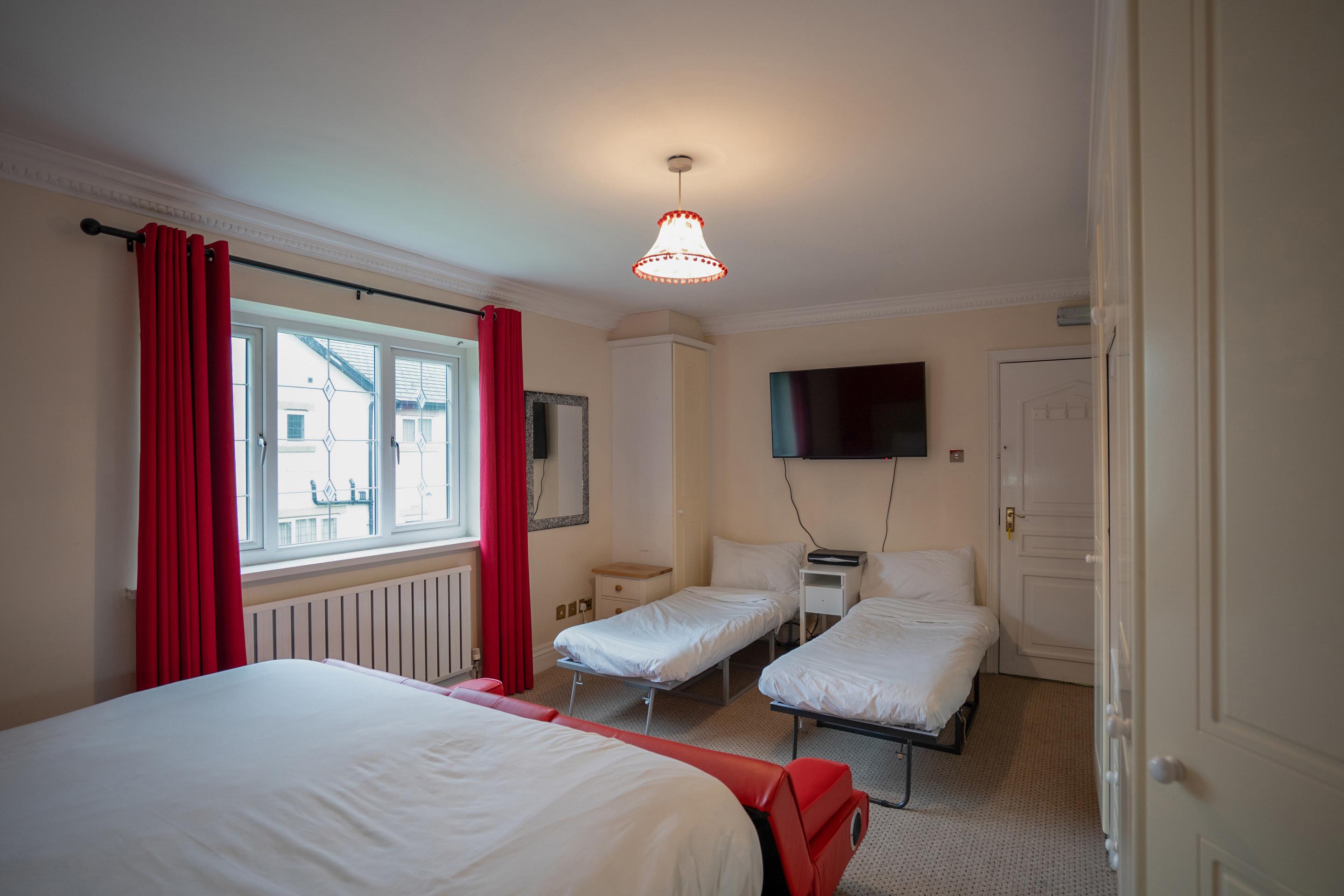 Oyo Oakcroft Guest House Manchester Airport Ringway Екстериор снимка