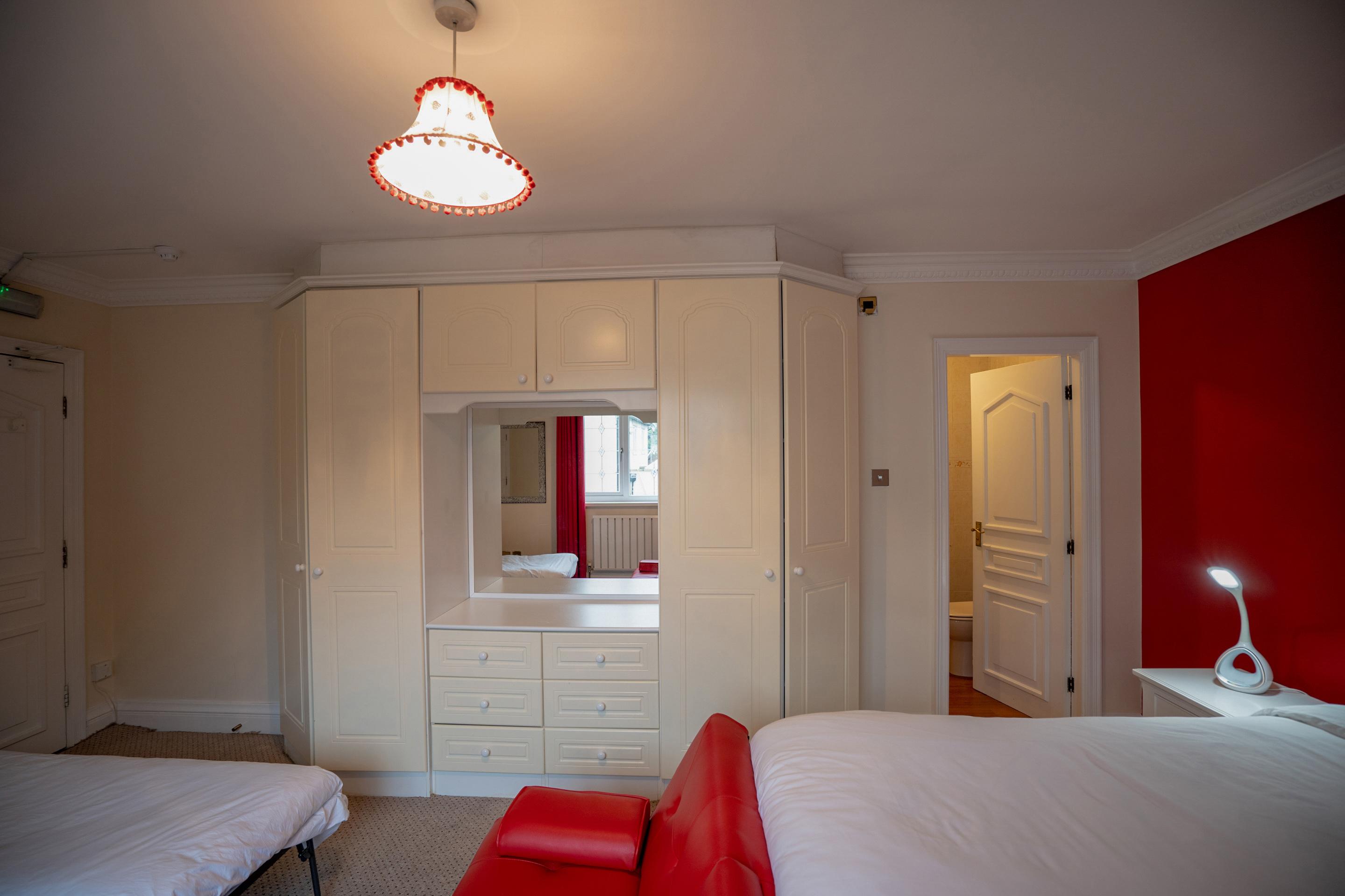 Oyo Oakcroft Guest House Manchester Airport Ringway Екстериор снимка